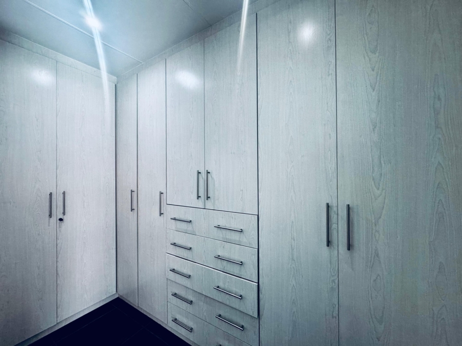 3 Bedroom Property for Sale in Waterkloof East North West